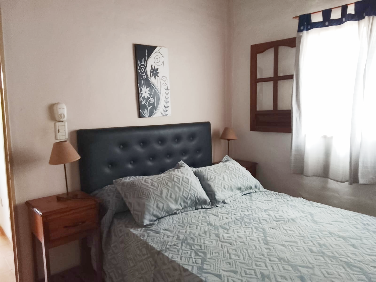 Cama grande-Dormitorio